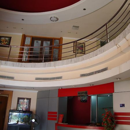 Bari International Hotel Bhubaneswar Buitenkant foto