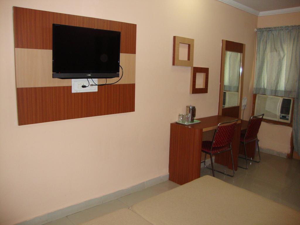 Bari International Hotel Bhubaneswar Kamer foto