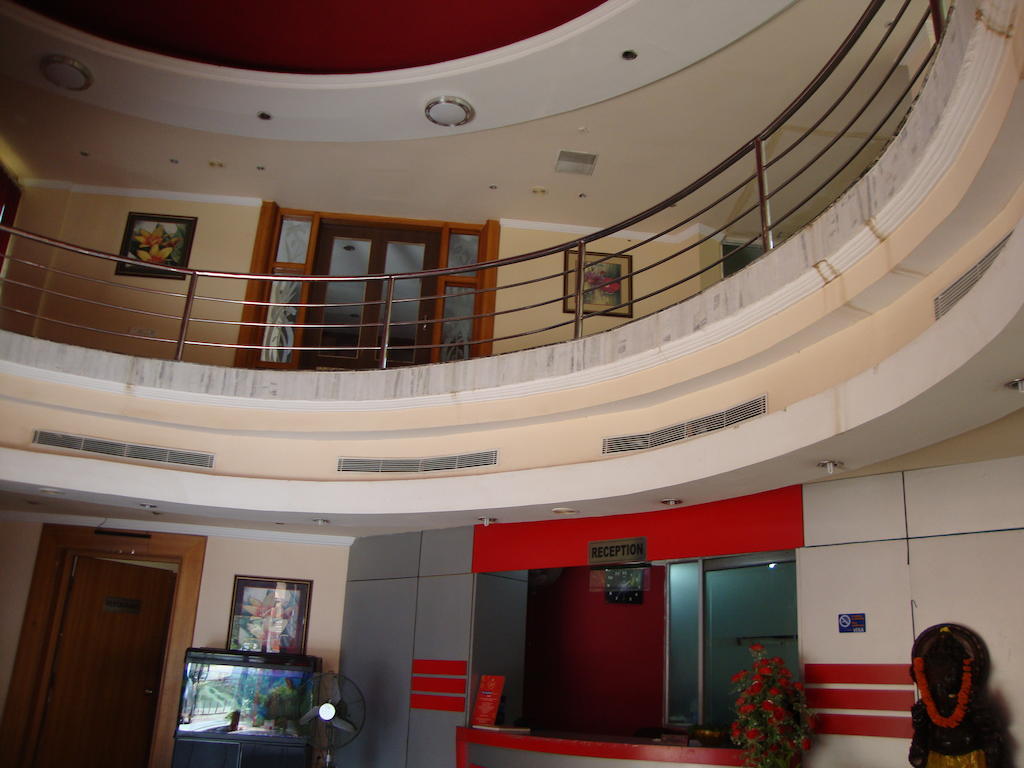 Bari International Hotel Bhubaneswar Buitenkant foto